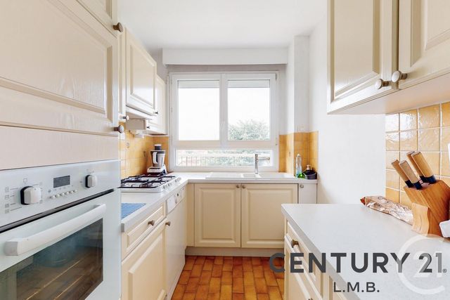 Afficher la photo en grand Appartement T2 à vendre - 2 pièces - 46.0 m2 - MAISONS ALFORT - 94 - ILE-DE-FRANCE - Century 21 L.M.B.