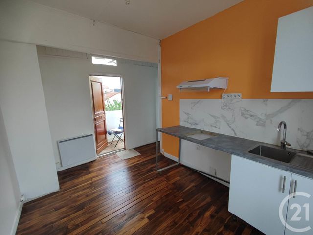 Appartement F2 à louer - 2 pièces - 43.77 m2 - ALFORTVILLE - 94 - ILE-DE-FRANCE - Century 21 L.M.B.