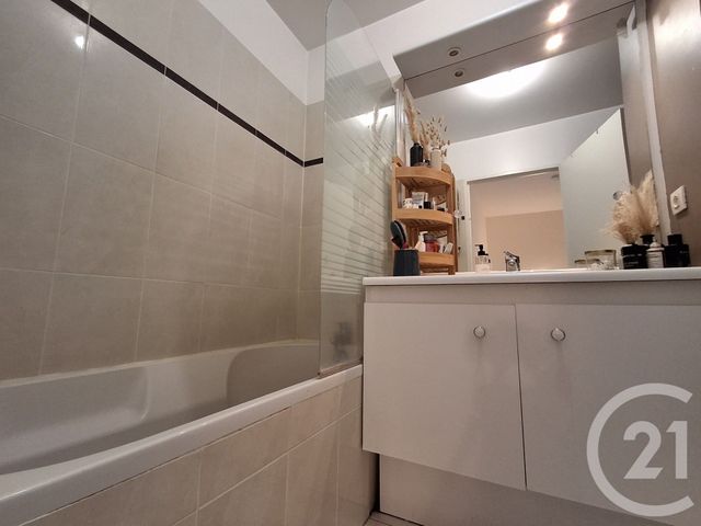 Appartement F3 à vendre - 3 pièces - 67.04 m2 - ALFORTVILLE - 94 - ILE-DE-FRANCE - Century 21 L.M.B.